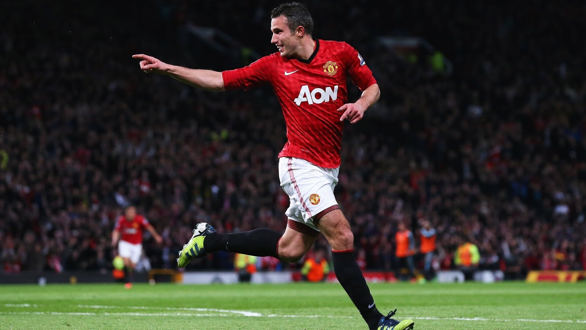 英超球星家族阴影，父亲涉酒吧性侵案遭起诉，俱乐部与联赛面临声誉考验