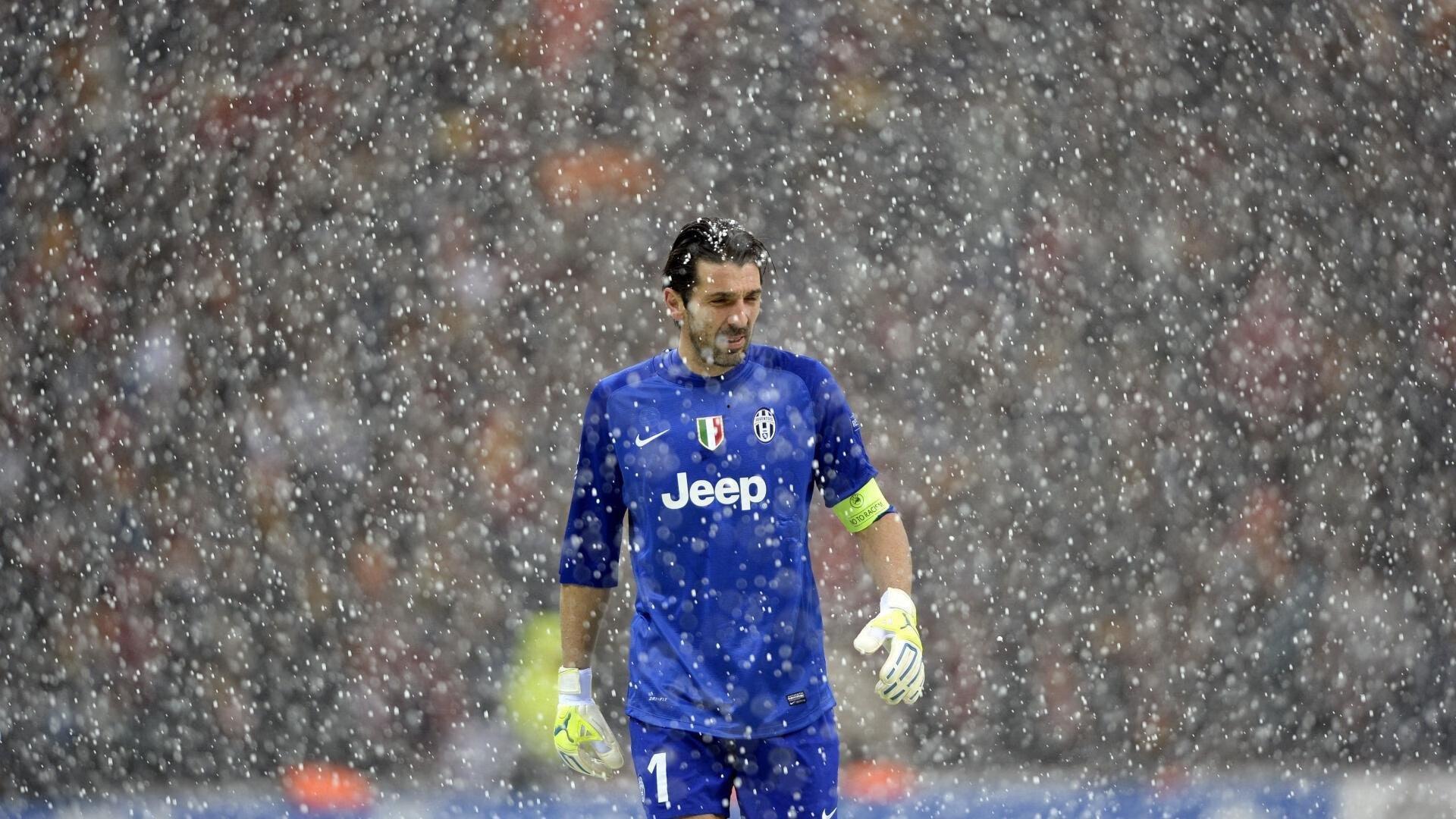 沉默巨人马奎尔,从低谷到巅峰的掌声,诠释职业精神的时代范本