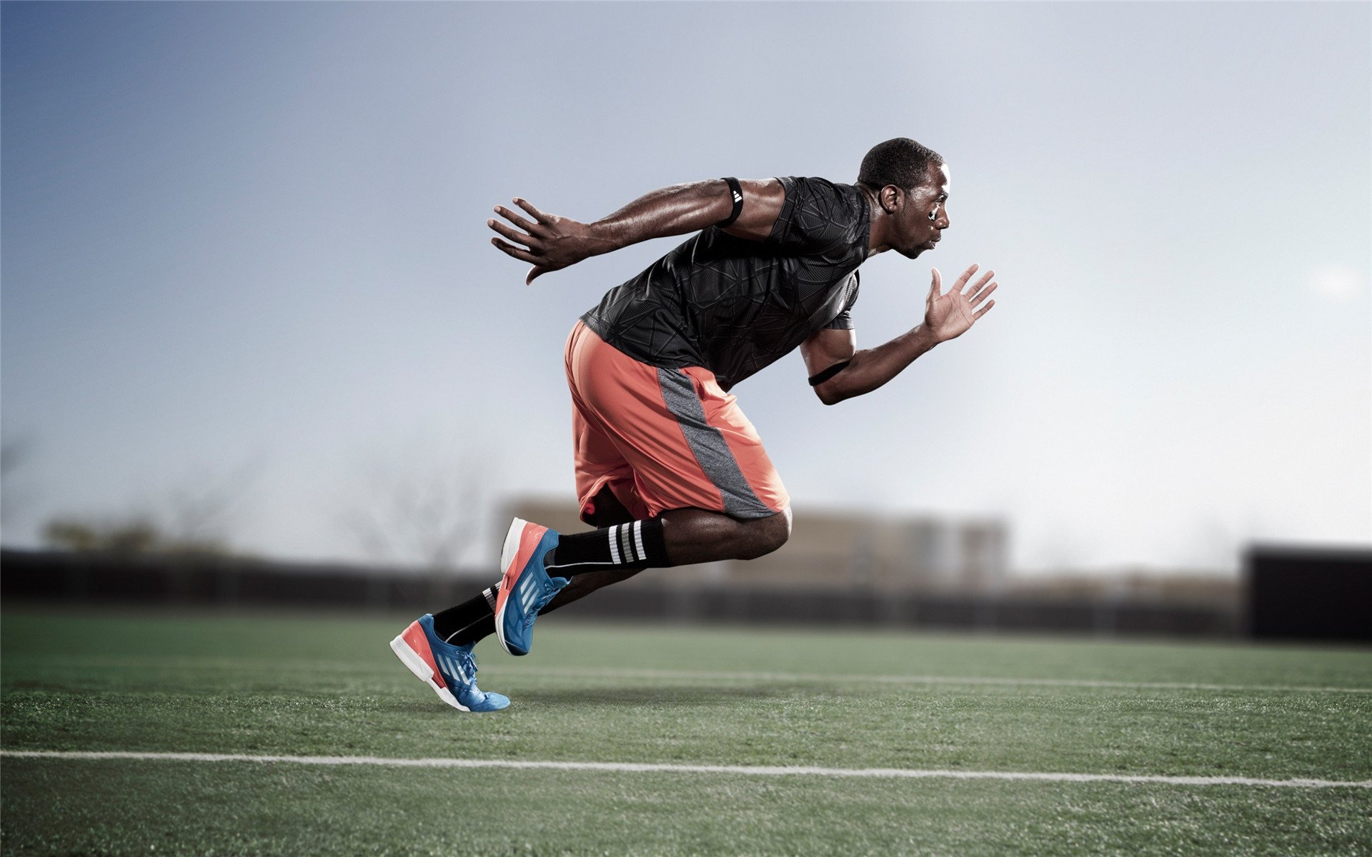 姚明盛赞周琦技术全面球商出众 展望其若愿回归可继承火箭11号衣钵